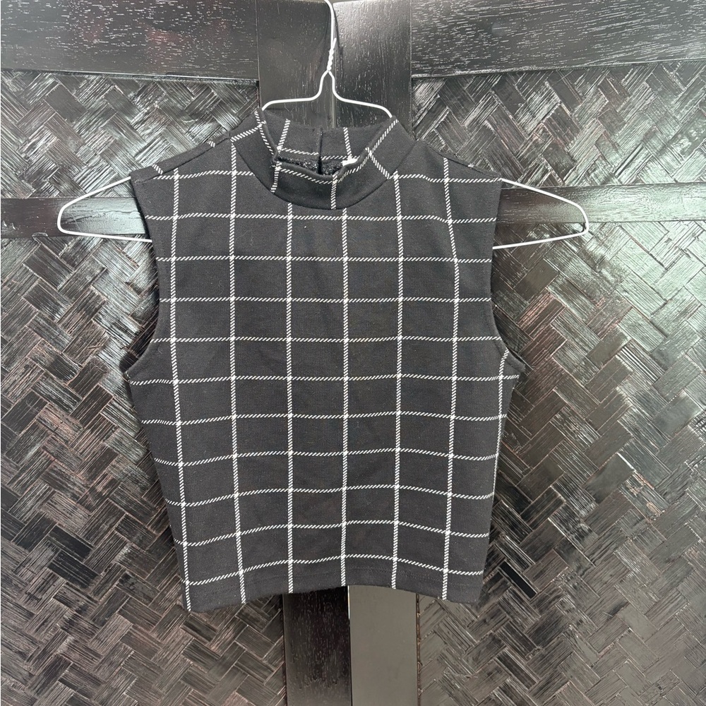 Hollister Black and White Checkered Sleeveless Top